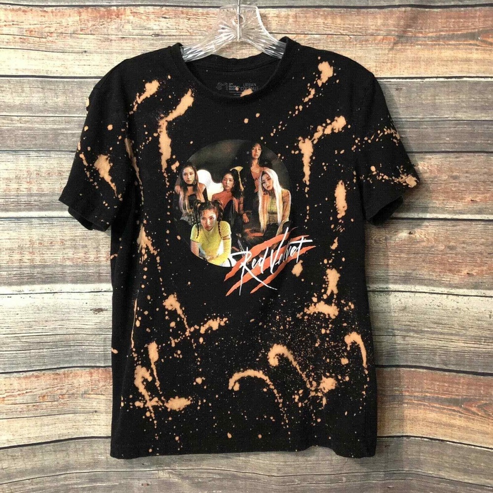 Red Velvet Unisex Size Small Black Bleached Bleach Splatter Graphic Tee